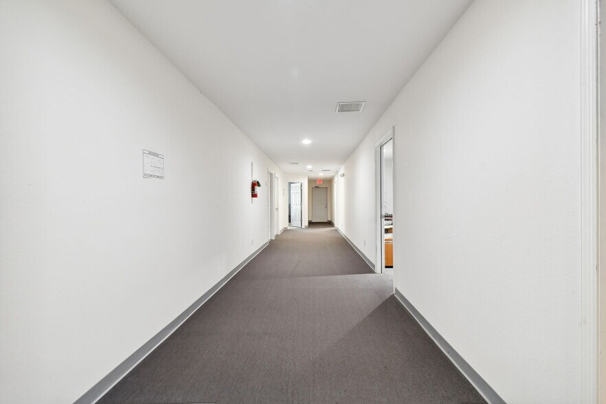 More Photos Of 772 Cortaro Dr, Sun City Center Medical For Sale