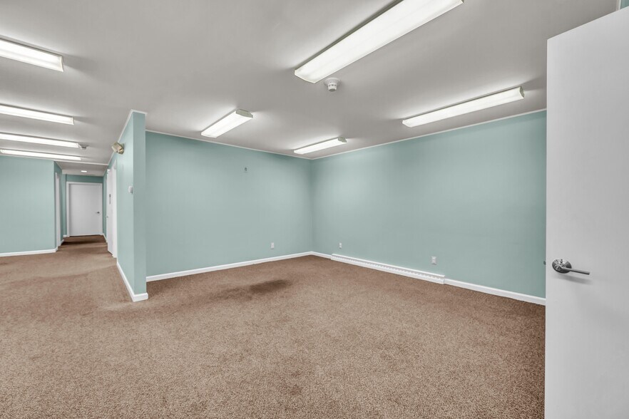 More Photos Of 172 Mount Pleasant Rd, Newtown Medical For Lease