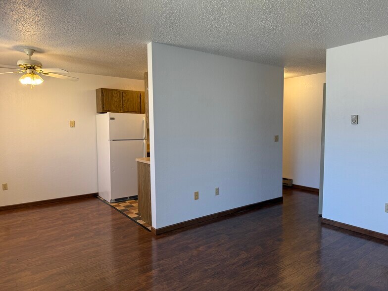 More Photos Of 120-124 E 13th St, Blue Earth Apartments For Sale