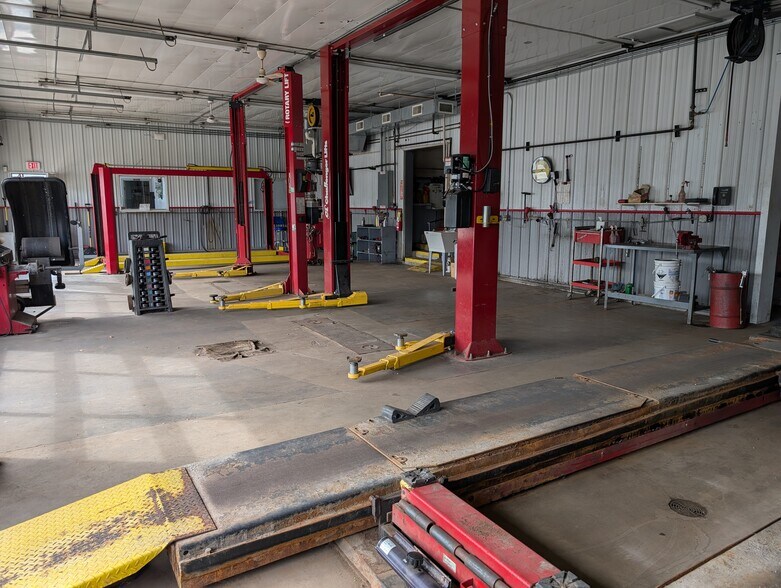 More Photos Of 400 Blackburn St, Ripon Specialty For Sale