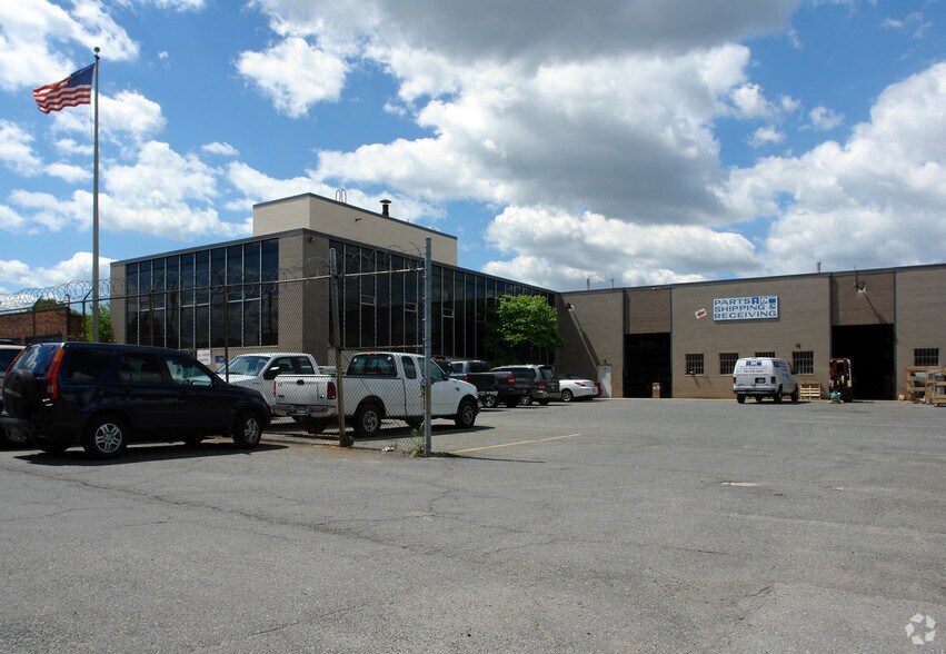 Primary Photo Of 3520 Bladensburg Rd, Brentwood Warehouse For Lease