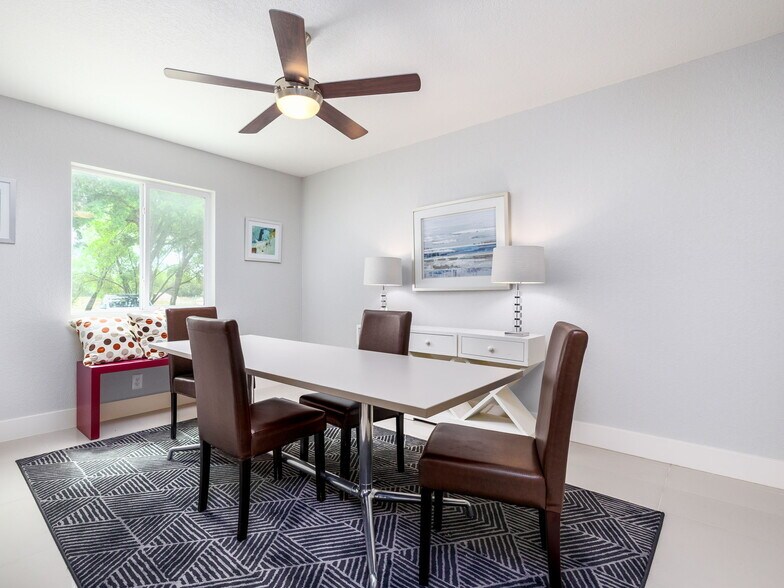 More Photos Of 1115 W Slaughter Ln, Austin Office Residential For Lease