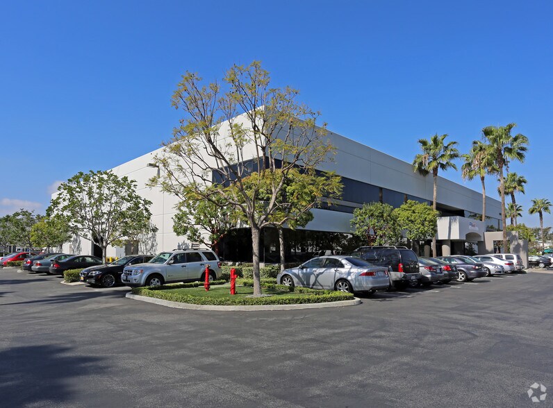 Primary Photo Of 2004 McGaw Ave, Irvine Flex For Lease