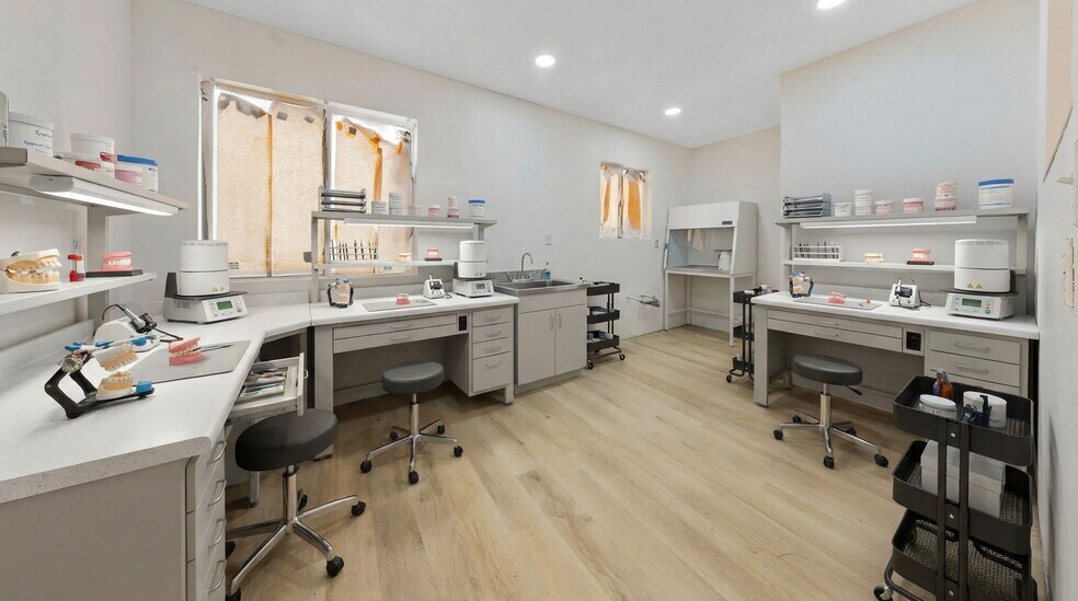 More Photos Of 38652 9th St E, Palmdale Apartments For Lease