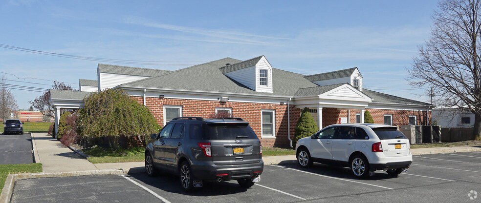 Primary Photo Of 1149 Old Country Rd, Riverhead Medical For Lease