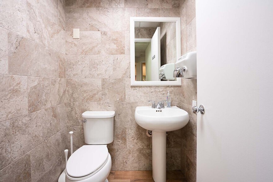 More Photos Of 184-188 E 70th St, New York Apartments For Sale