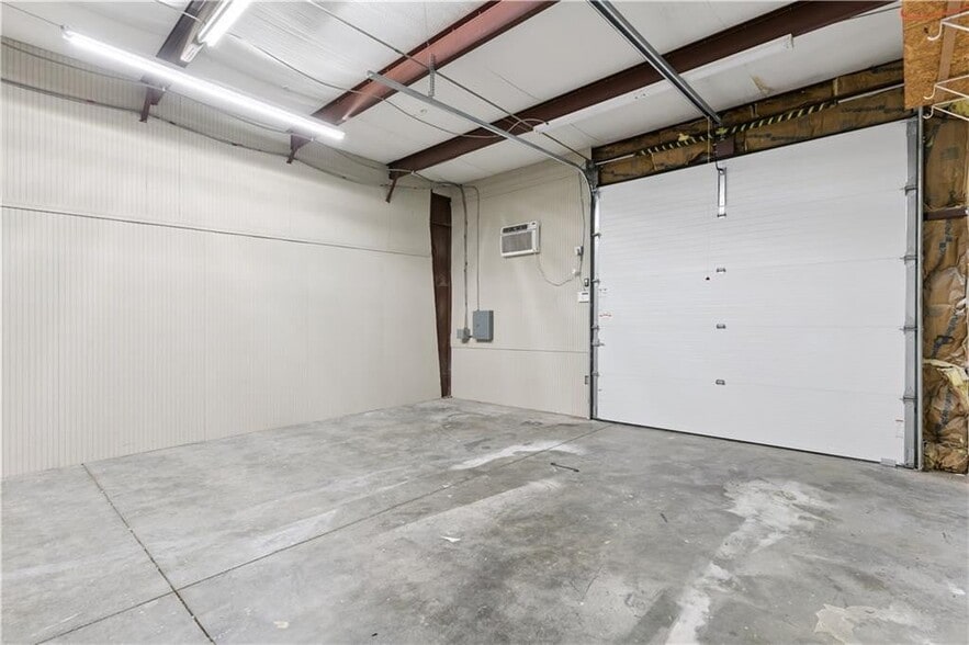 More Photos Of 125 Skyspaces Ct, St Simons Island Office For Sale
