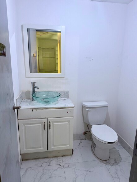 More Photos Of 7929 NE 1st Ave, Miami General Retail For Lease