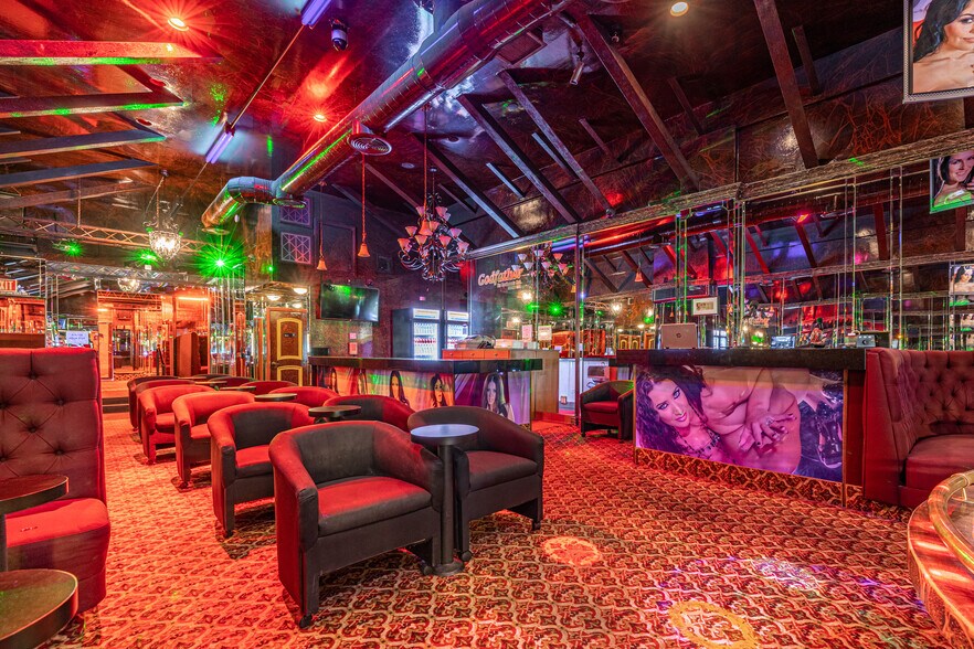More Photos Of 21516 Sherman Way, Canoga Park Bar For Sale