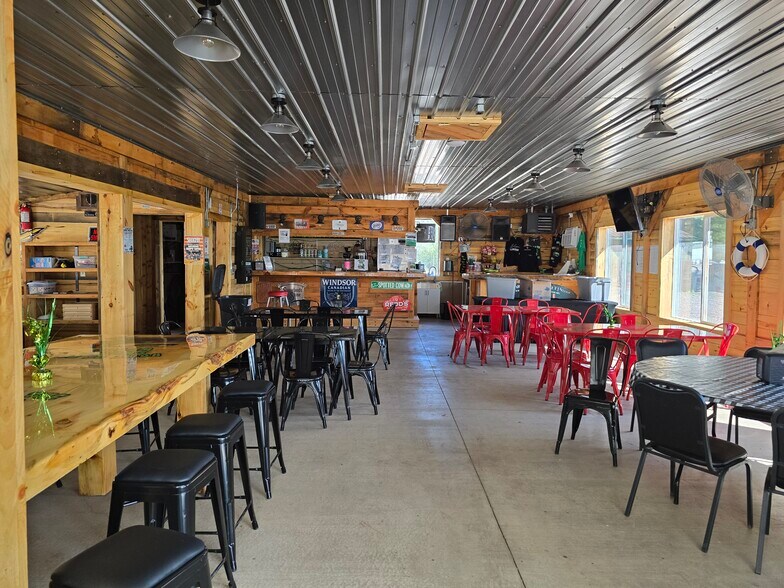 More Photos Of 10689 Swamp Lake Rd, Tomahawk Hotel For Sale