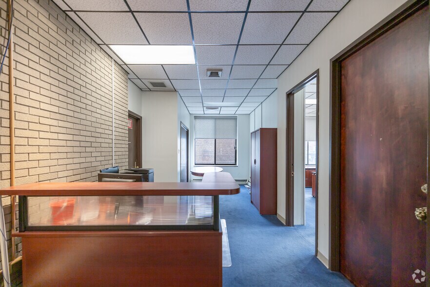 More Photos Of 99 Court St, White Plains Office For Lease