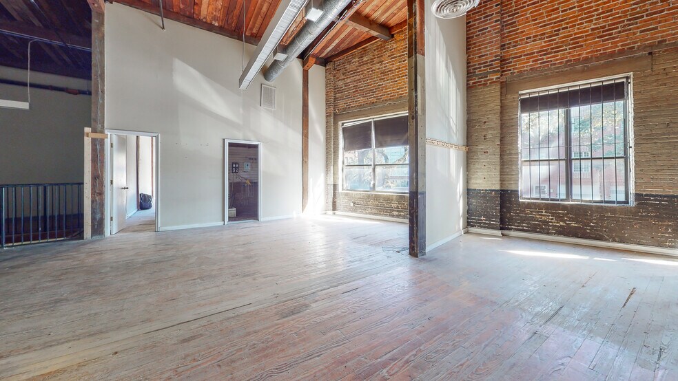 More Photos Of 3 Martin Luther King Jr Blvd, Savannah Restaurant For Sale