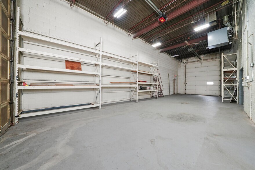 More Photos Of 4135 W 123rd St, Alsip Warehouse For Lease