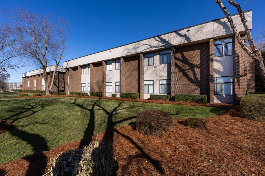 More Photos Of 10801 Johnston Rd, Charlotte Office For Lease