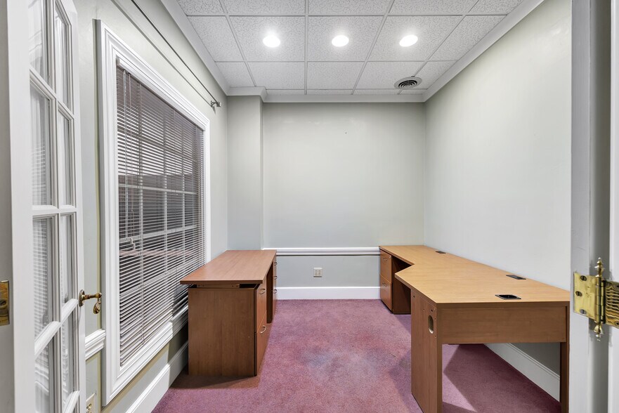 More Photos Of 215 N Washington St, Green Bay Loft Creative Space For Sale