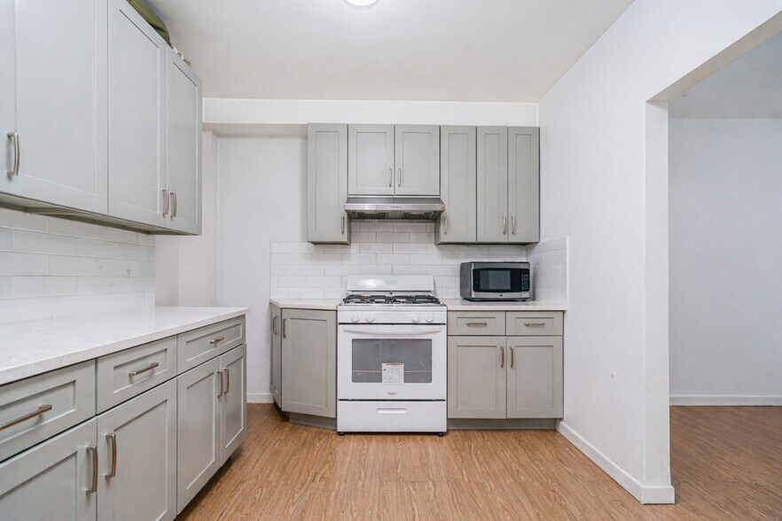 More Photos Of 174 Avenue O, Brooklyn Storefront Retail Residential For Sale
