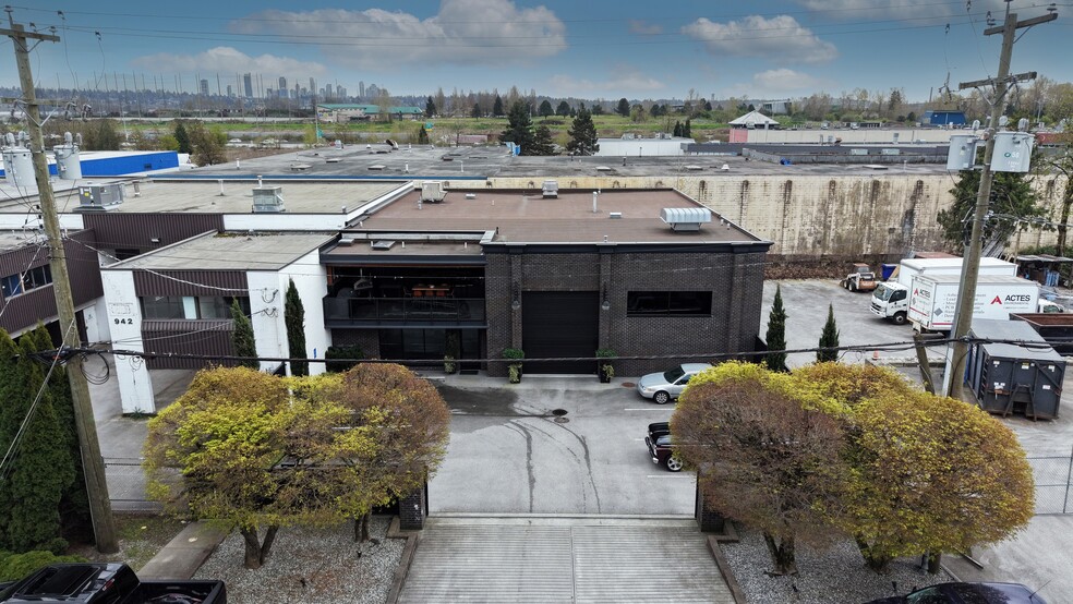 More Photos Of 935 Sherwood Ave, Coquitlam Warehouse For Sale