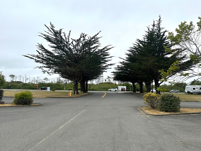 More Photos Of 4325 Broadway St, Eureka Freestanding For Sale