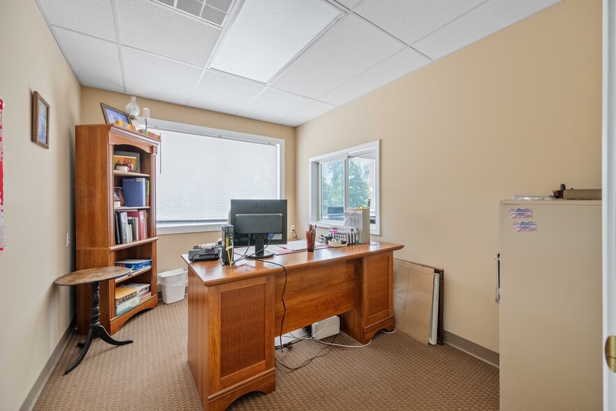 More Photos Of 364 W Main St, Decaturville Flex For Sale