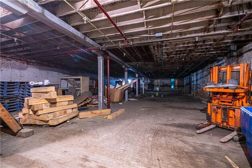 More Photos Of 202 Main St, Saint Joseph Refrigeration Cold Storage For Lease