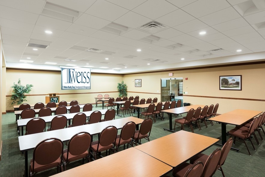 More Photos Of 324 S Service Rd, Melville Office For Lease