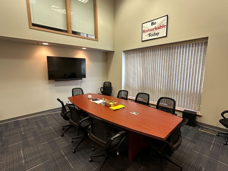 More Photos Of 7647 W 100th Pl, Bridgeview Warehouse For Sale