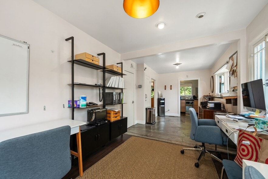 More Photos Of 1111 N Crescent Heights Blvd, West Hollywood General Retail For Sale