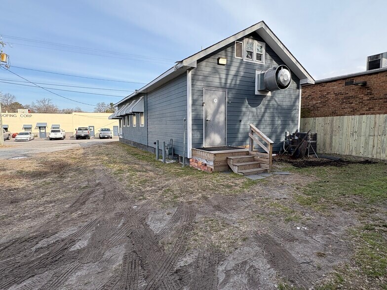 More Photos Of 813 W 39th St, Norfolk Restaurant For Sale