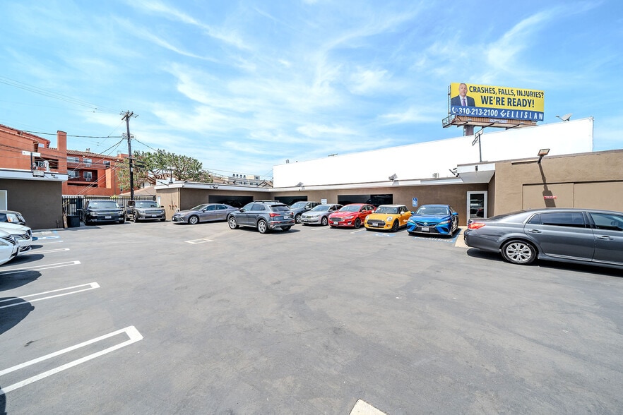 More Photos Of 5716 W Manchester Ave, Los Angeles Office For Sale