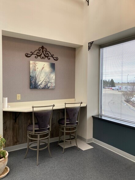 More Photos Of 258 Corporate Dr, Madison Office For Lease