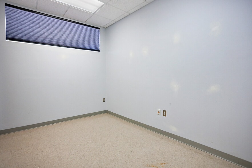 More Photos Of 711 W Main St, Leesburg Medical For Lease