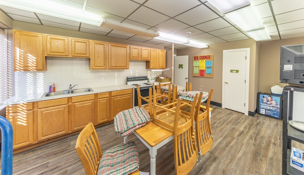 More Photos Of 5 Briercroft Office Park, Lubbock Office For Sale