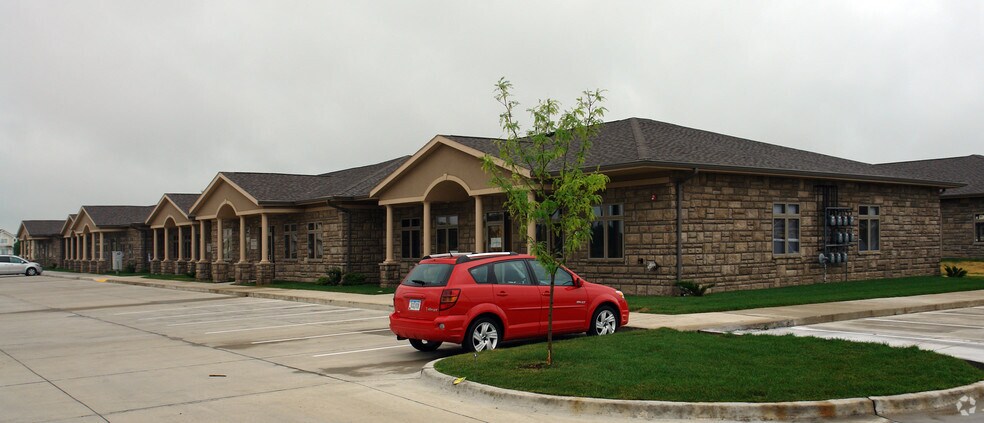 More Photos Of 2575 N Ankeny Blvd, Ankeny Office For Lease