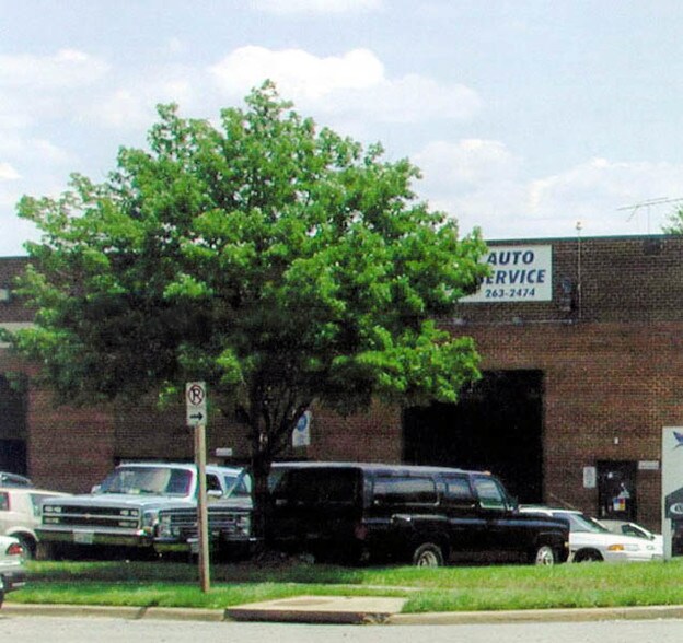 More Photos Of 14041-14067 Willard Rd, Chantilly Light Distribution For Lease