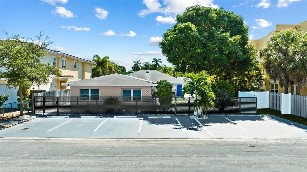 Primary Photo Of 1108 NE 16th Ter, Fort Lauderdale Apartments For Sale