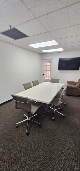 More Photos Of 218-384 Wilshire Blvd, Casselberry Office For Lease