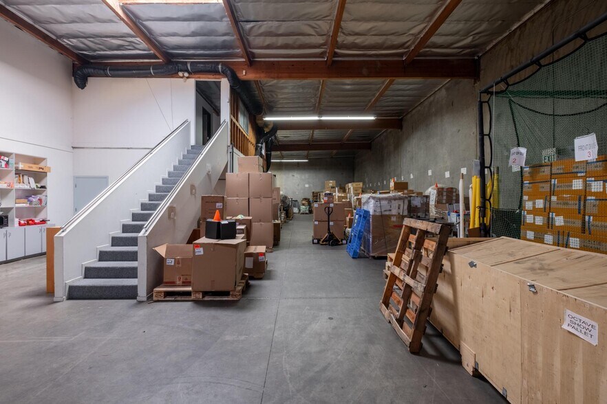 More Photos Of 22809 Lockness Ave, Torrance Warehouse For Sale