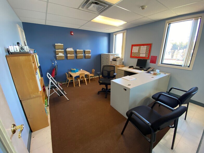 More Photos Of 182-184 Southampton Rd, Westfield General Retail For Sale