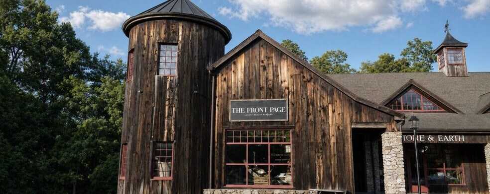More Photos Of 641 Main St s, Woodbury Freestanding For Lease