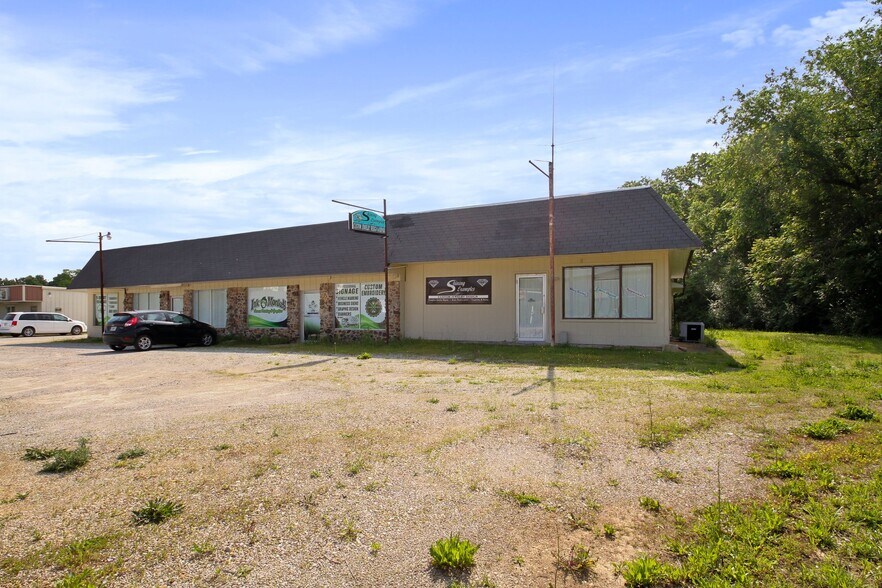 More Photos Of 1604 US 160 West, West Plains Storefront Retail Office For Sale