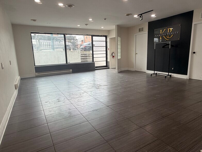 More Photos Of 6280-6284 Rue Jean-Talon O, Montréal Apartments For Lease