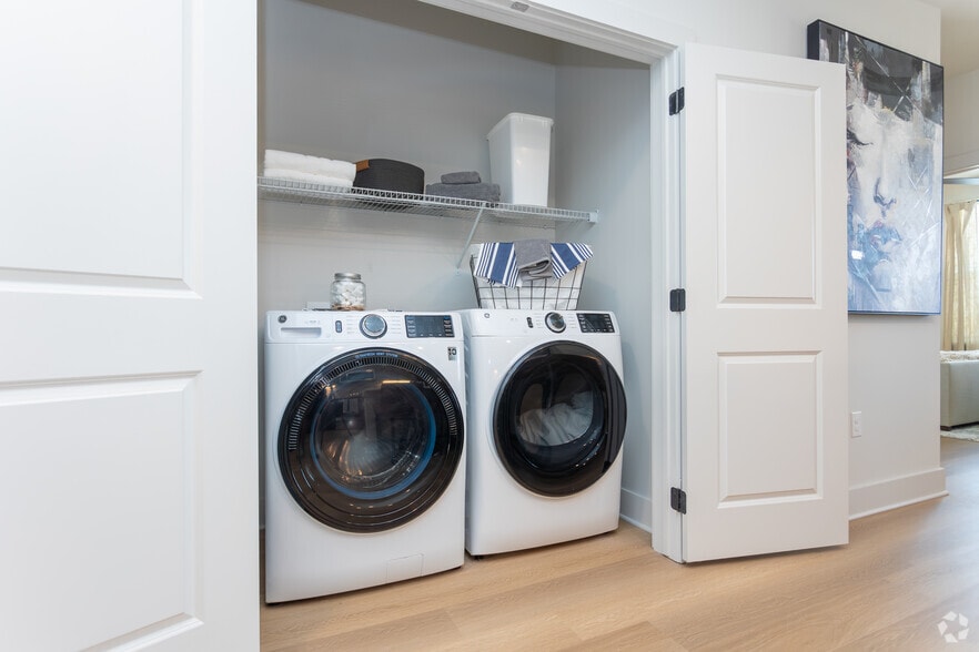 More Photos Of 930 W Mallard Creek Church Rd, Charlotte Apartments For Lease