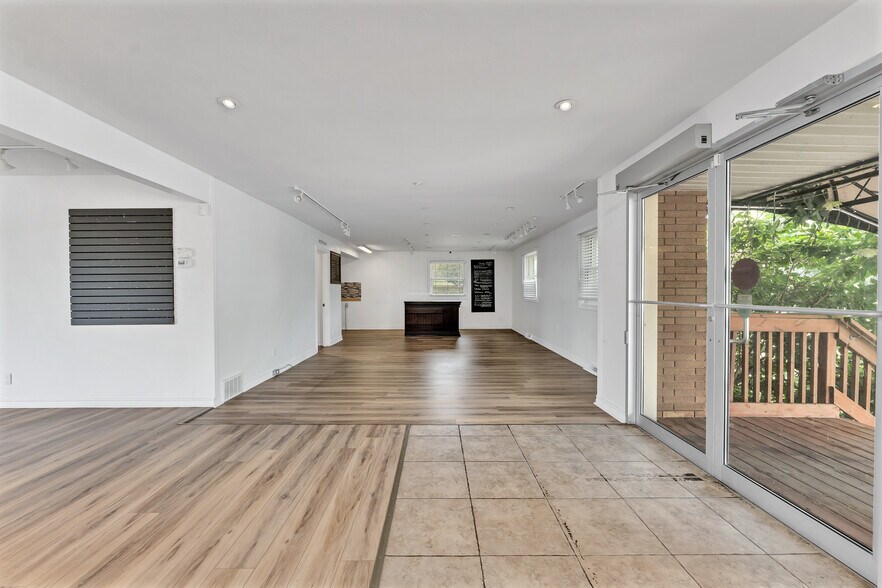 More Photos Of 585 Seacliff Dr, Kingsville Freestanding For Sale