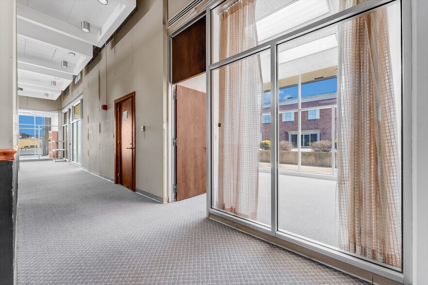 More Photos Of 214 Merchant St, Fairmont Bank For Sale