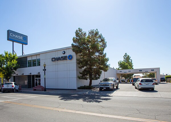 More Photos Of 917 Main St, Delano Bank For Sale