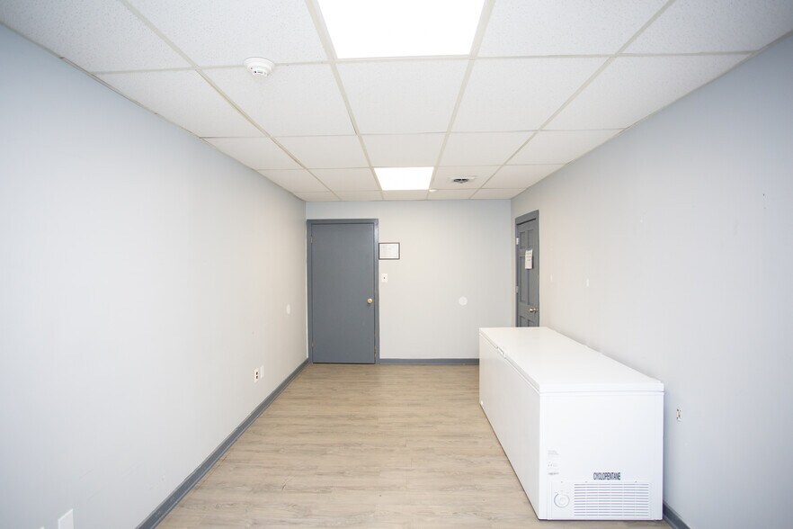 More Photos Of 19-21 E Centre St, Woodbury Freestanding For Sale