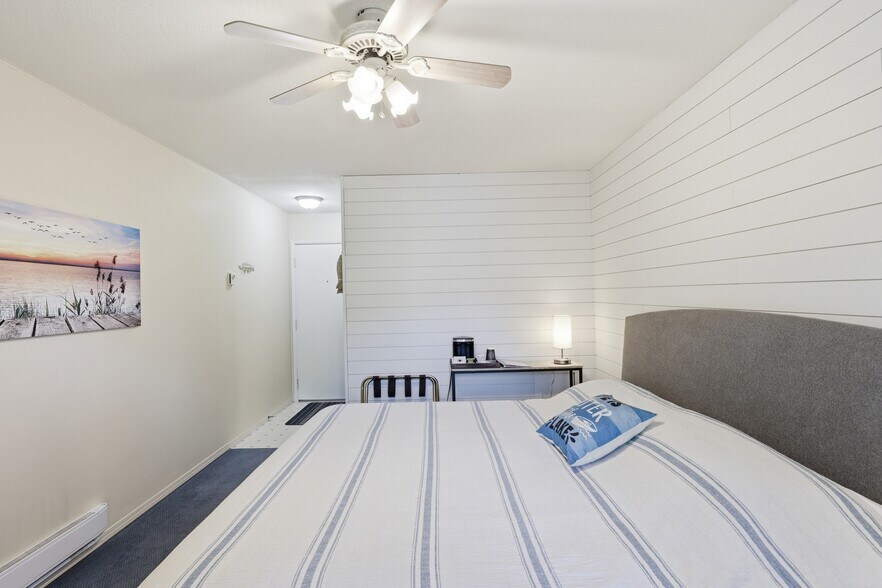 More Photos Of 7001 Savona Access Rd, Thompson-Nicola Hotel For Sale