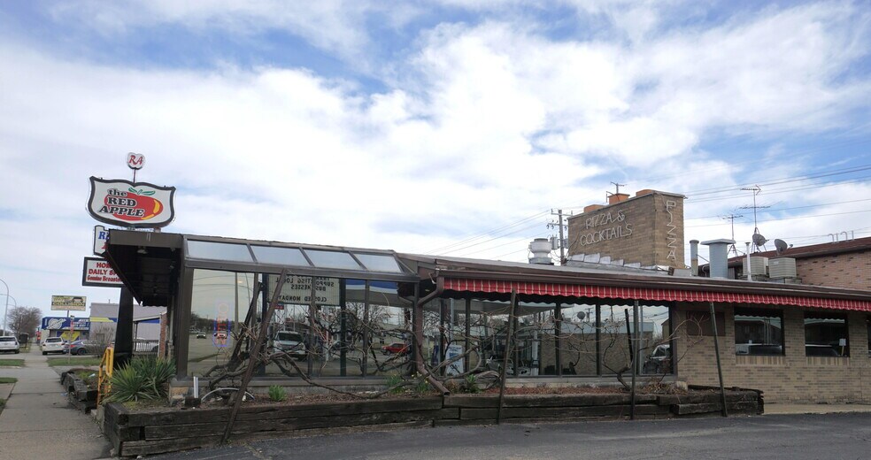 More Photos Of 32711 Michigan Ave, Wayne Restaurant For Sale