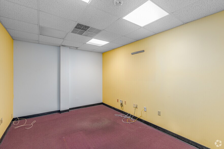 More Photos Of 9-29 Cornwell Dr, Bridgeton Storefront For Sale