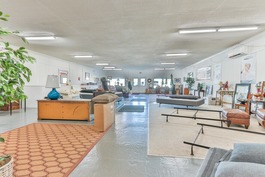 More Photos Of 3506 Springs Rd, Hickory Freestanding For Sale